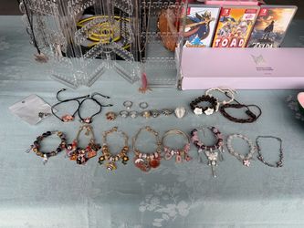 Mixed Jewelry Lot Necklaces and Bracelets