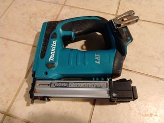 Makita 18V LXT CORDLESS CROWN STAPLER TOOL ONLY