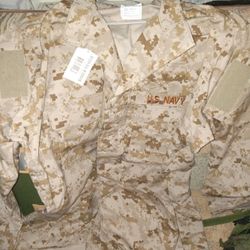 US Navy AOR1 Desert Camo Top And Cover, New W/Tags