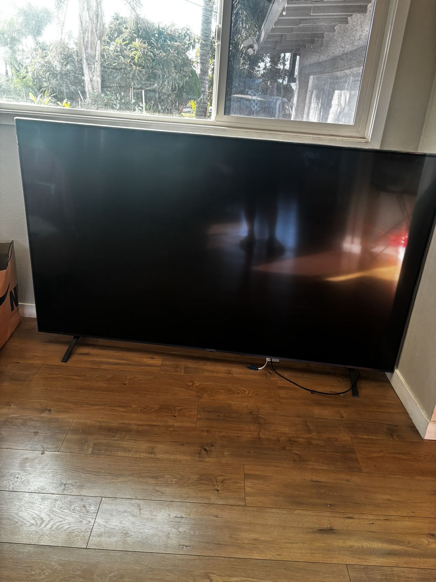 85’ LG TV