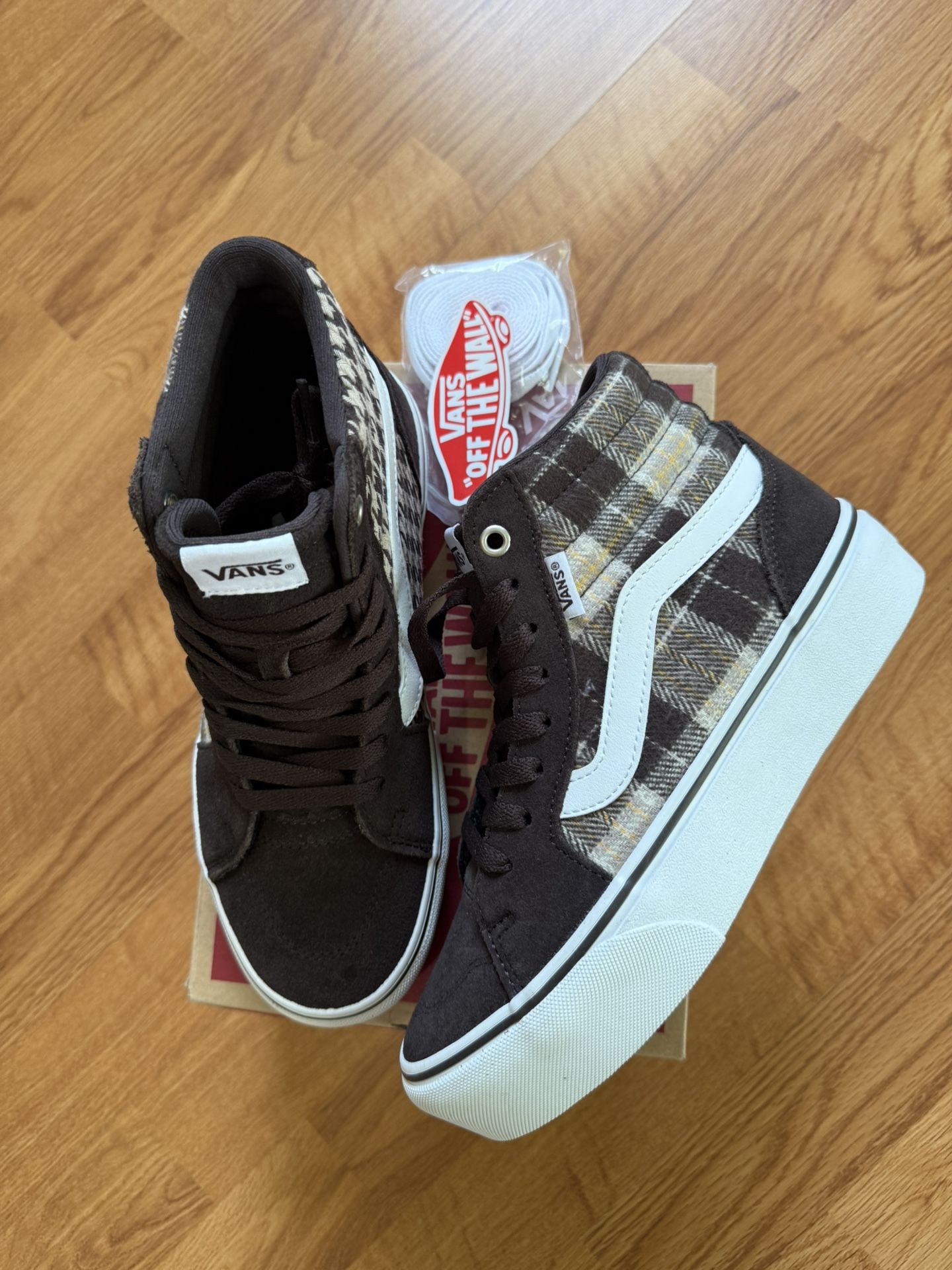 New Womens Vans Sz 6.5 Shoes Brown