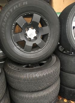 Used TOYOTA SUV rims with tires