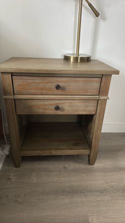 Set of nightstands/bedside table