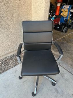 Black Executive Office Chair – Padded Swivel Desk Chair –