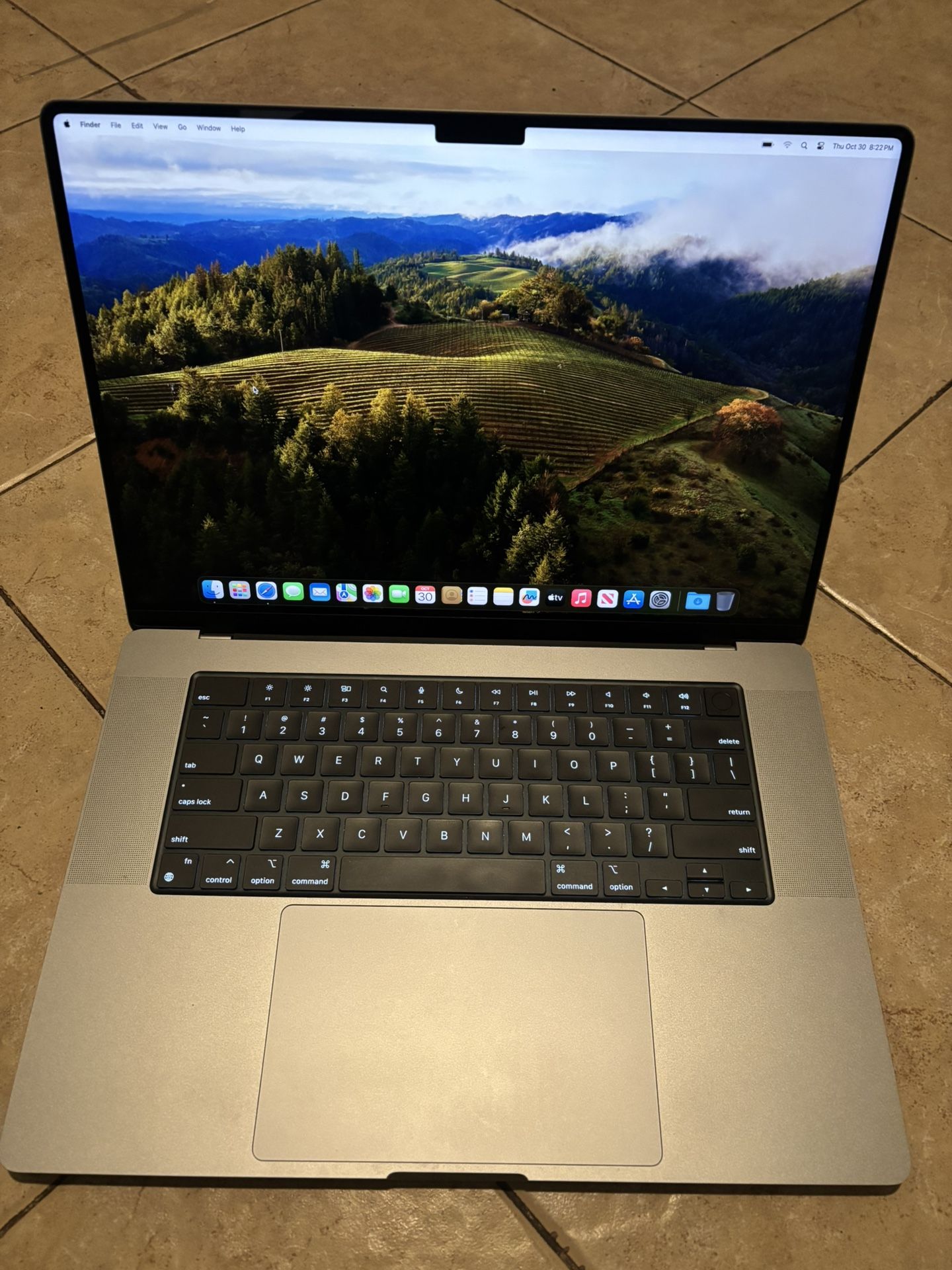 2021 MacBook Pro 16 Inch 32GB M1 Pro with 16 Core, 500GB, 28 Count on Battery Excellent Condition