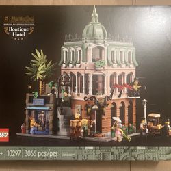LEGO Icons 10297 Boutique Hotel