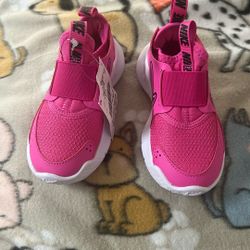 Nike Girl Shoes 