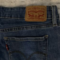 Levi Navy Blue Distressed Jeans