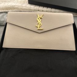 LIKE NEW YSL Clutch 