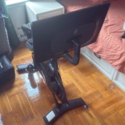 Hey Guys , Need To Sell This Peloton Quick. Paid For But Can’t Bring It Into Smaller Apartment. It’s Paid For So Just Need The Monthly Subscription.