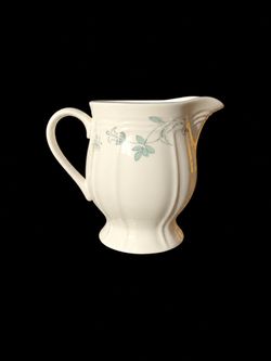 Fine China Porcelain Creamer with Floral Patterni