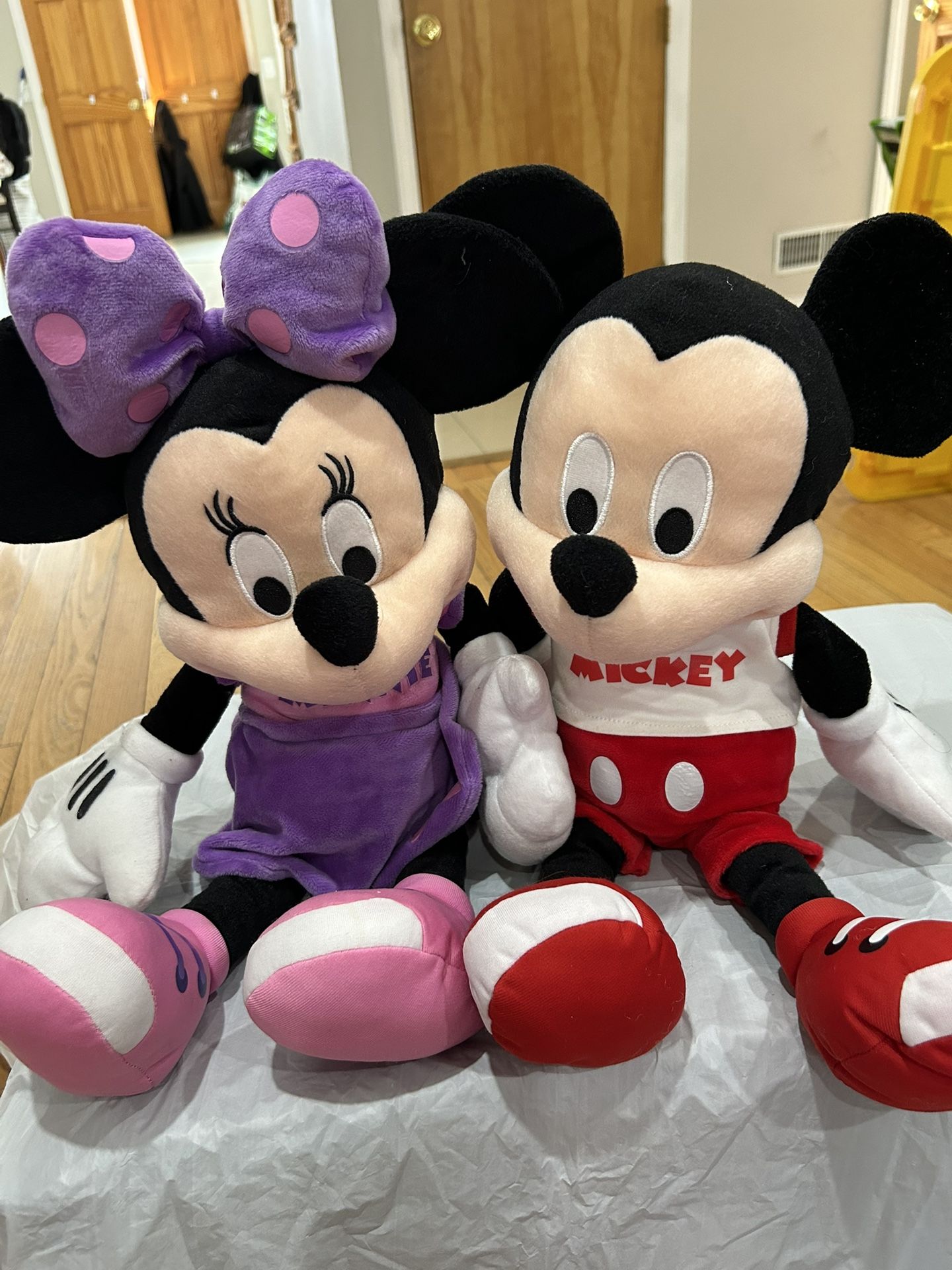 Mickey Mouse And Mimi