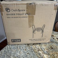 Raised Toilet Seat By Oasis Space F124 Brand New 