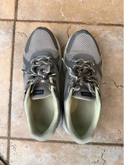 Vionic Women's Walking Shoes size 8.5