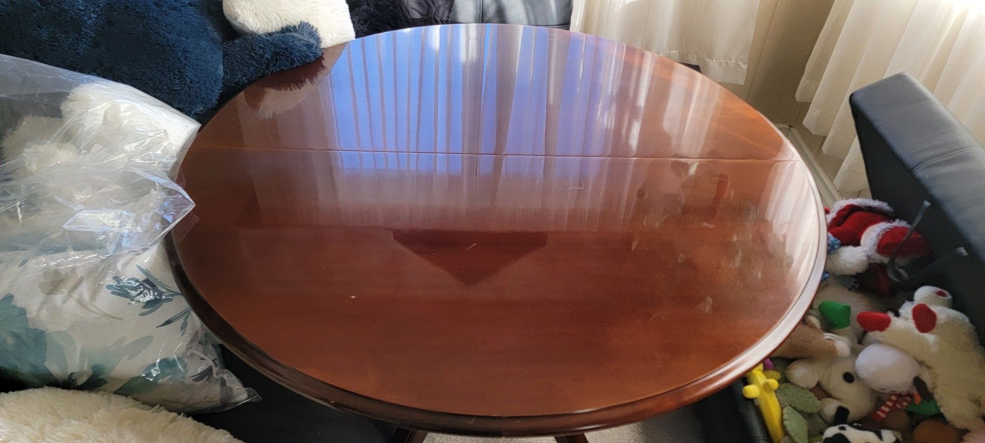 Thomasville Hutch, Round Table And Chairs