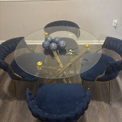 Round Glass Doing Table Set 