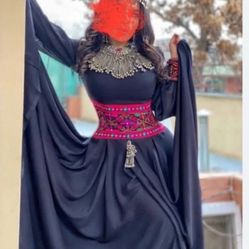 maxi A line dress embroidered black traditional new. Size S-M