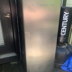 Upright Stainless Steel Freezer 