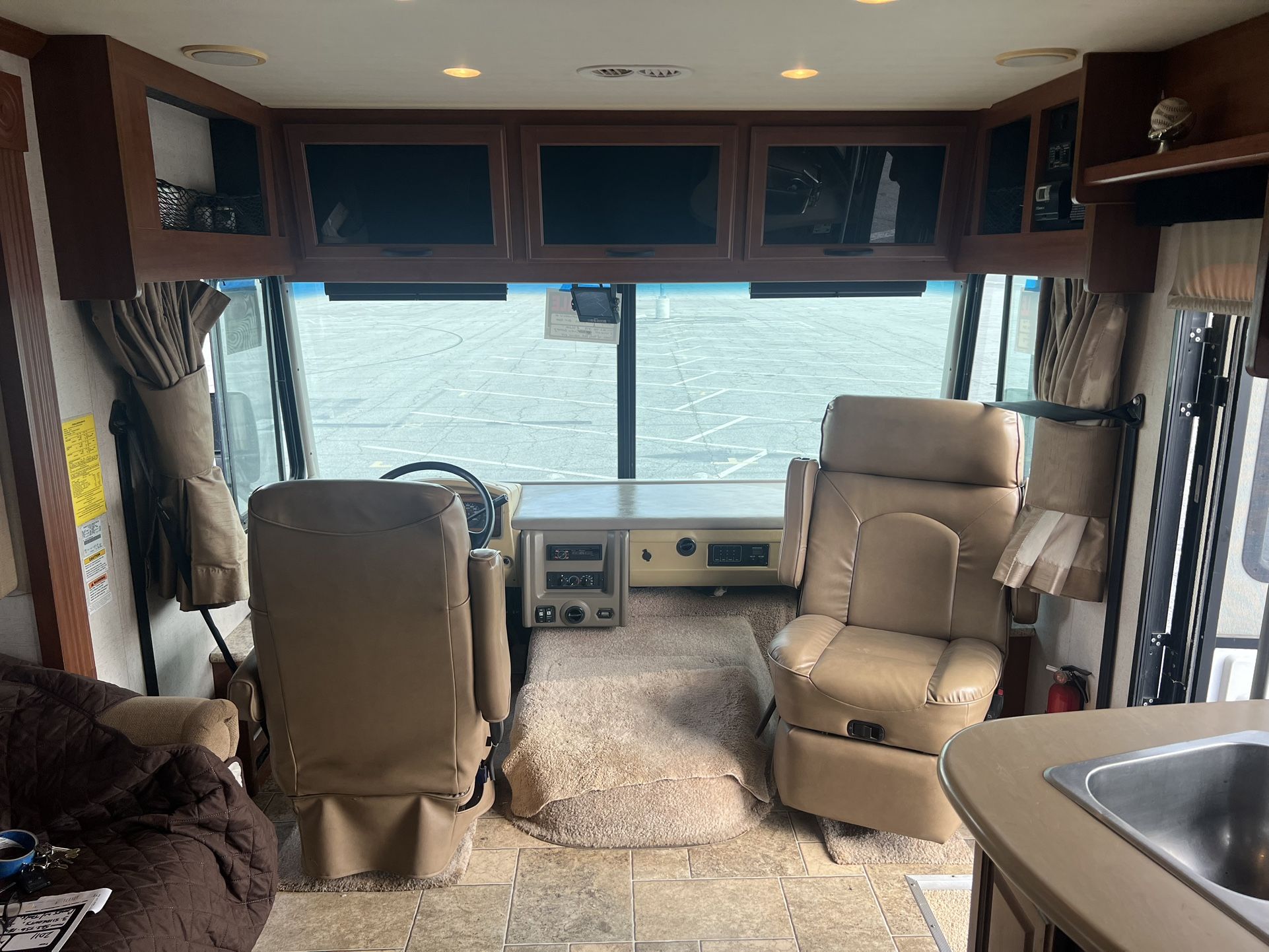 34 ‘ Fleetwood fiesta motorhome