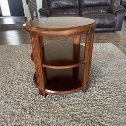 Ethan Allen Round Cherry End Table