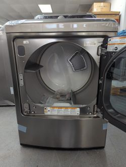 Lg Front Load Gas Dryer in Wrinkle Care Option with other and Drum Light