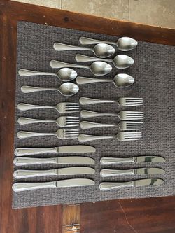 Stainless steel cutlery Lot - 21 Pieces Made By WALCO/ Pattern Pacific Rim .