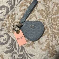 Juicy Forever Heart Zip Around 