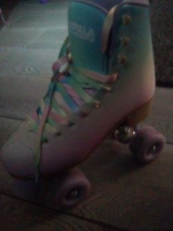 ADULT SKATES
