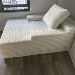Living Room Oversized Chair With Pillows