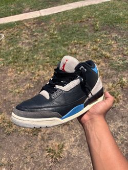 Jordan 3s rare air size 8.5 men with additional white laces