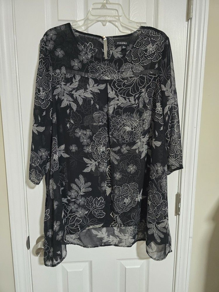 Elegant Black & White Floral Chiffon Tunic (Roz & Ali Size XL)