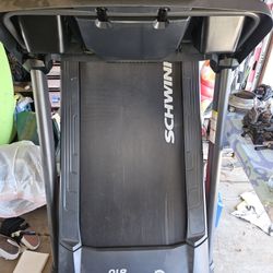 Schwinn 810 Treadmill