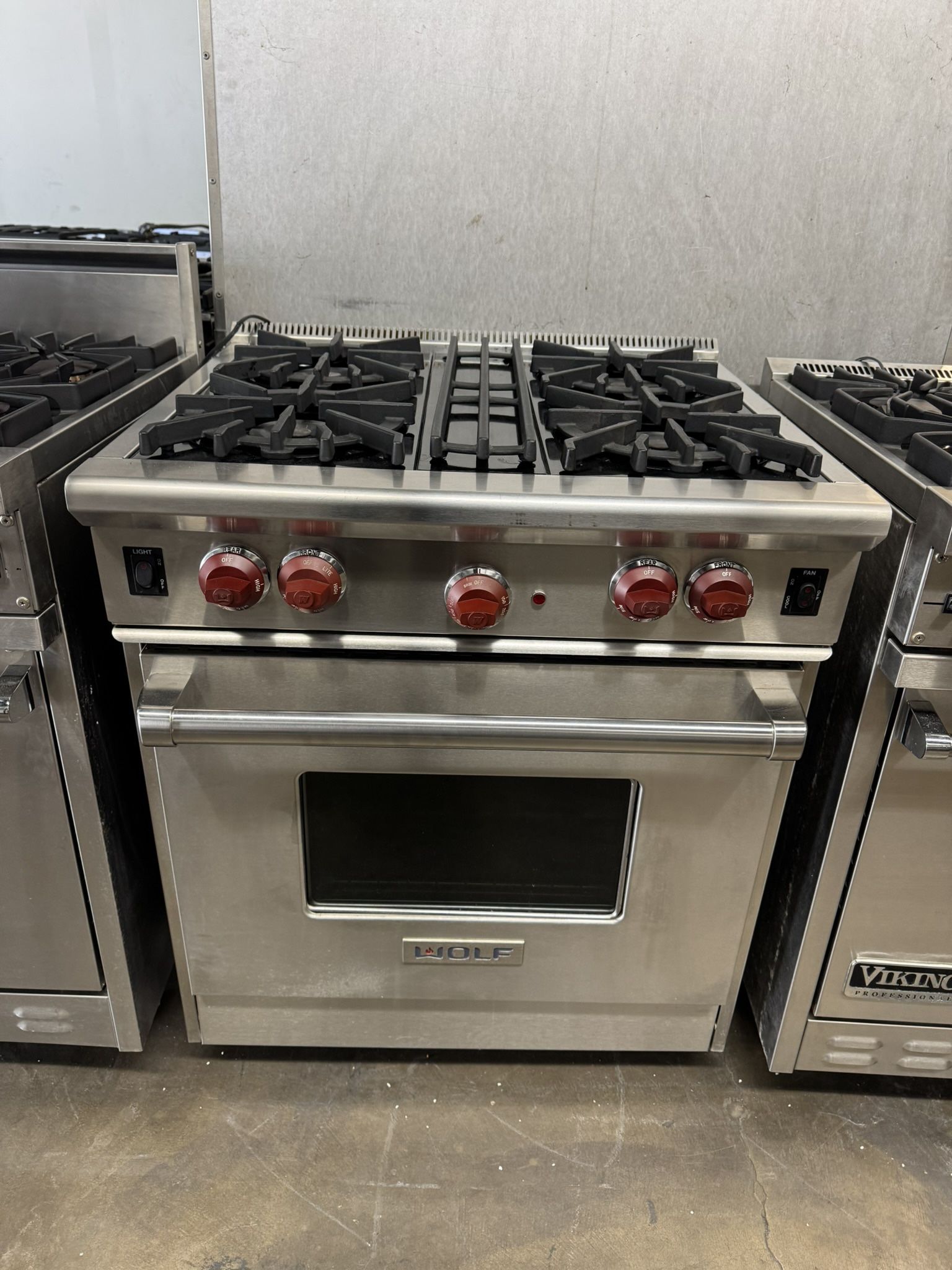 Wolf 30” Stainless Steel Gas Range Stove