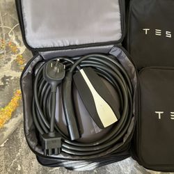 ⚡️ Tesla Gen 2 Mobile Connector Charger Includes 14-50 Adapter 