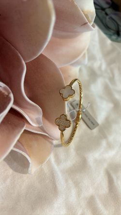 Rachel Zoe White Onyx & Pave Clover Gold/Sterling Silver Open Cuff Bracelet NEW  New with tag Rachel Zoe  Gold-Plated Sterling Silver White Onyx & Pav