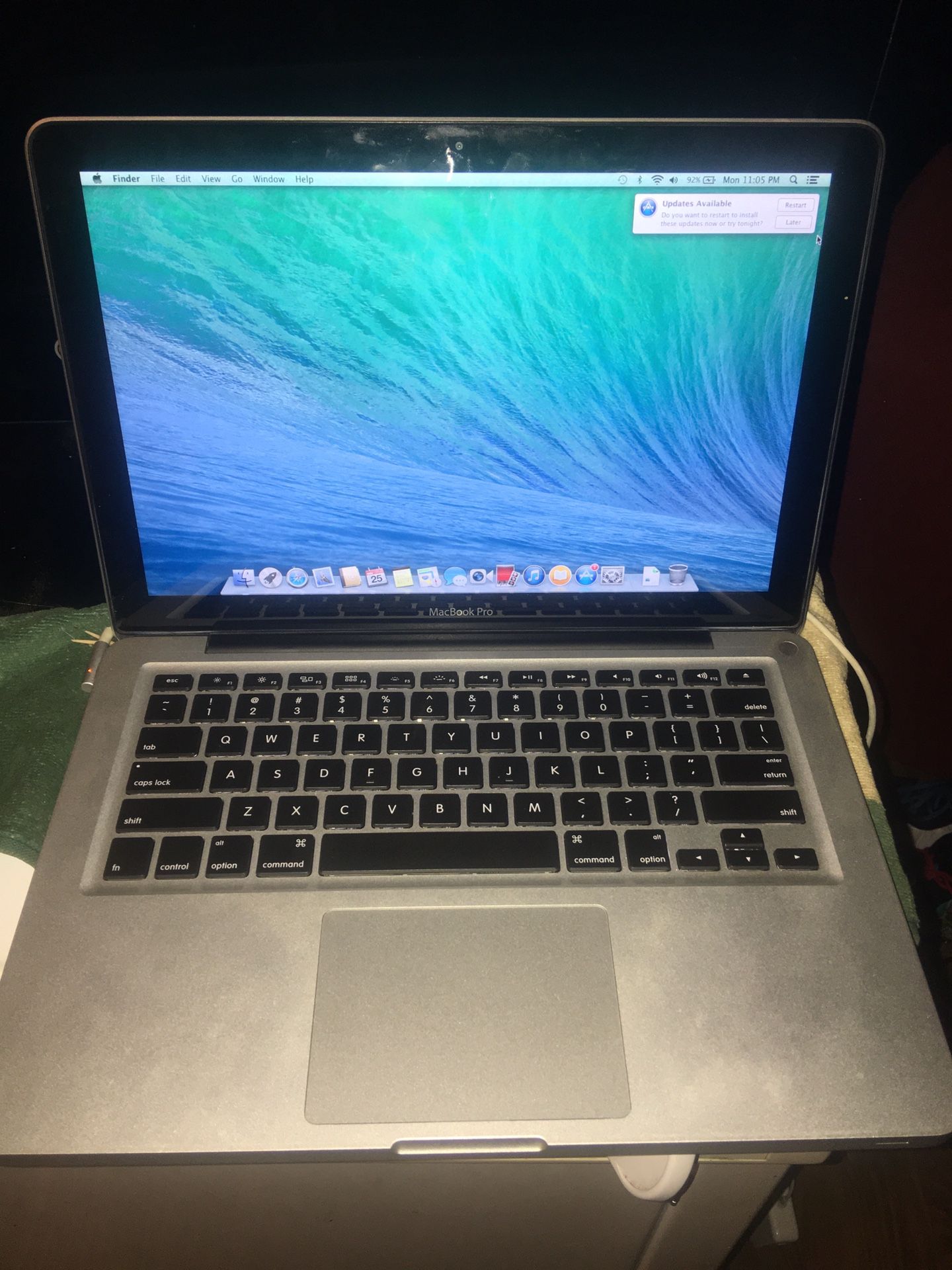 SERIOUS BUYER ONLY!! NO LOWBALLERS! Mid 2012 13 inch MacBook Pro i5/4gb/500gb with Charger