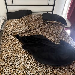 Bed & Frame 