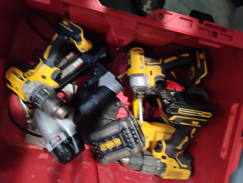 DeWalt 20v Max Lithium Ion XR 10 Piece Set