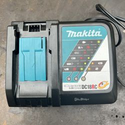 Makita Fast Charger 