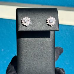 Vintage Art Deco Italy 18k white gold 0.35CTW natural diamond flower design stud earrings