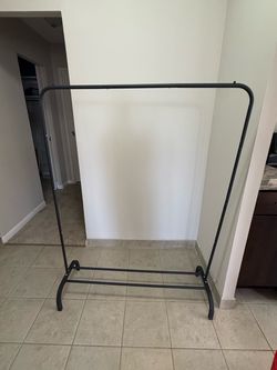 Portable clothes rack