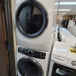 New Open Box 2022 Front Load Washer And Stackable Gas Dryer Set