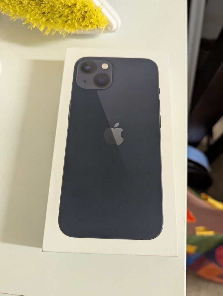iPhone 13 Box 