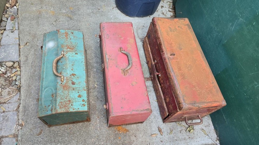 3 tool boxes toolboxes 
All 3 for $21

San Jose 95121 area