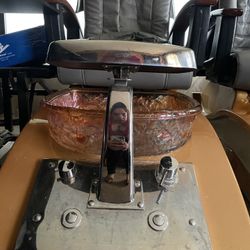 Luxury Massaging Pedicure Chair 