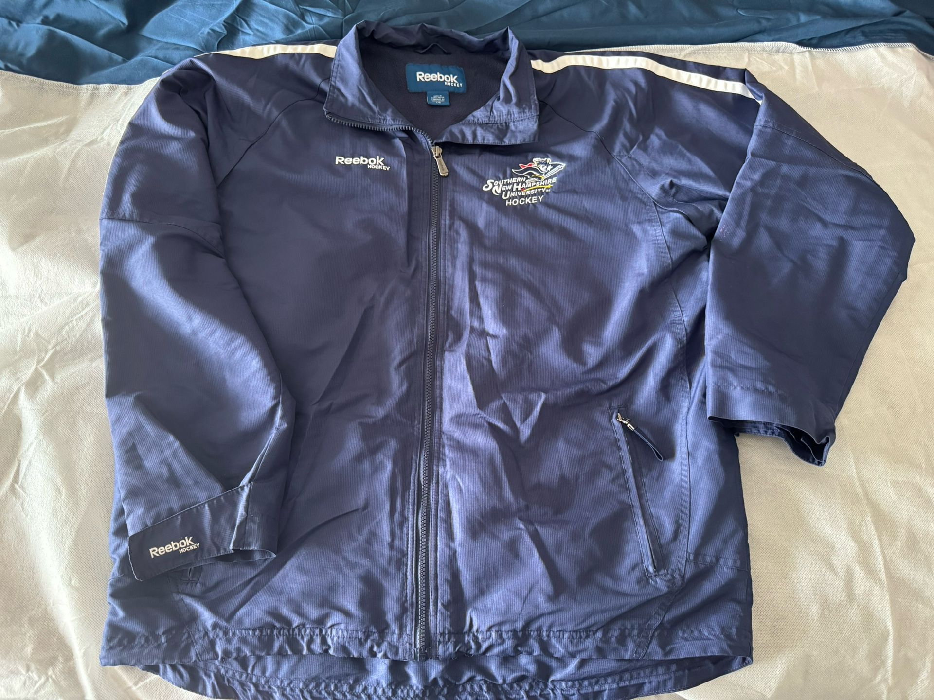 Reebok Men's sports jacket, size L