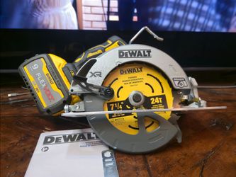 20-Volt MAX 7-1/4 in. Cordless Circular Saw (Tool Only)