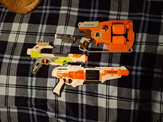 Nerf guns lot