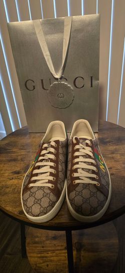 Sneaker shoes
