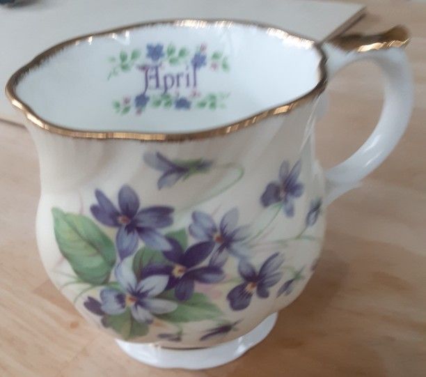 QUEENS BONE CHINA FLOWER OF THE MONTH TEA CUP